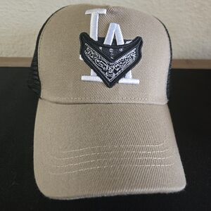 NWOT LA WITH BANDANA LOGO. Tan and Black Baseball Cap MESH SNAP BACK.